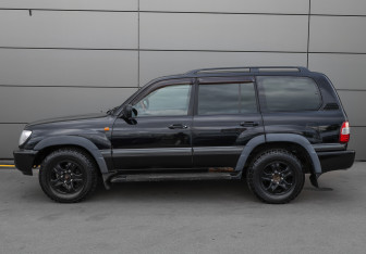 Подержанный автомобиль Toyota Land Cruiser Suv 2007 года (7 фото)