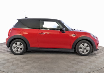Подержанный автомобиль MINI Hatch 2020 года (4 фото)
