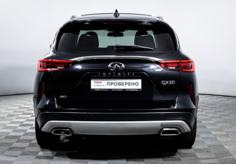 Подержанный автомобиль Infiniti QX50 2018 года (6 фото)