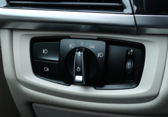 Подержанный автомобиль BMW X5 2016 года (17 фото)