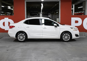 Подержанный автомобиль Citroen C4 Sedan 2014 года (4 фото)