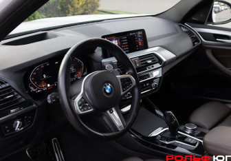Подержанный автомобиль BMW X3 2021 года (10 фото)