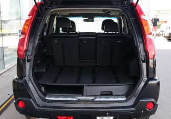 Подержанный автомобиль Nissan X-Trail 2008 года (10 фото)