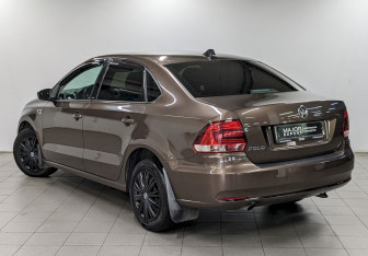 Подержанный автомобиль Volkswagen Polo Sedan 2016 года (7 фото)