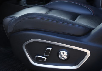 Подержанный автомобиль Geely Tugella 2022 года (17 фото)
