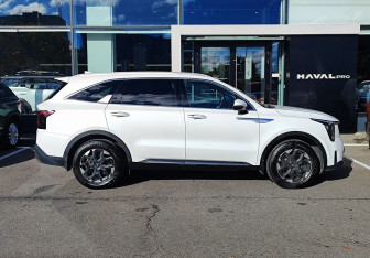 Подержанный автомобиль Kia Sorento 2024 года (4 фото)