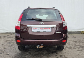 Подержанный автомобиль LADA (ВАЗ) Priora Wagon 2010 года (6 фото)