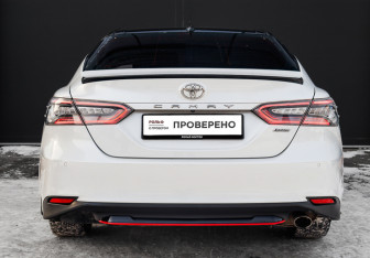 Подержанный автомобиль Toyota Camry Sedan 2021 года (5 фото)