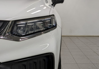 Подержанный автомобиль Geely Tugella 2023 года (18 фото)