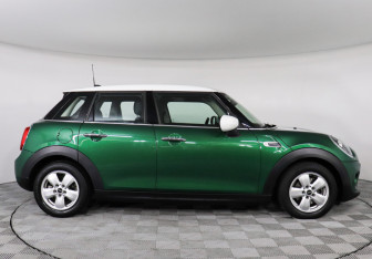 Подержанный автомобиль MINI Hatch 2020 года (4 фото)