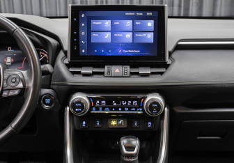 Подержанный автомобиль Toyota RAV4 2022 года (15 фото)