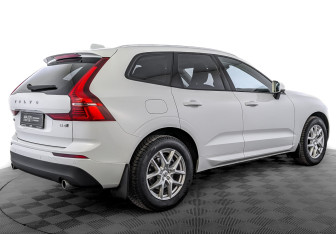 Подержанный автомобиль Volvo XC60 2019 года (5 фото)