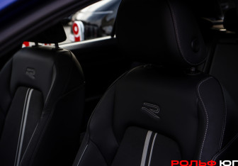 Подержанный автомобиль Volkswagen Golf Hatchback 2021 года (20 фото)