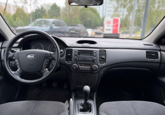 Подержанный автомобиль Kia Magentis 2008 года (7 фото)