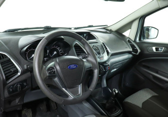 Подержанный автомобиль Ford EcoSport 2016 года (10 фото)