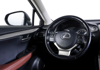 Подержанный автомобиль Lexus NX 2016 года (16 фото)