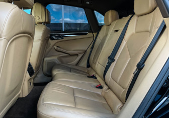 Подержанный автомобиль Porsche Macan 2016 года (10 фото)