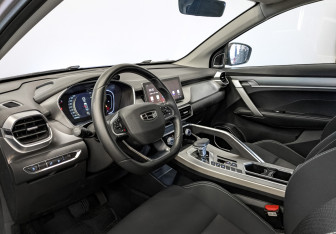 Подержанный автомобиль Geely Coolray 2023 года (15 фото)