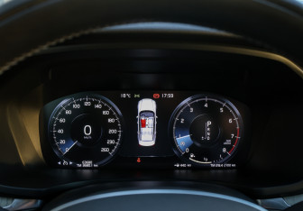 Подержанный автомобиль Volvo S60 2019 года (13 фото)