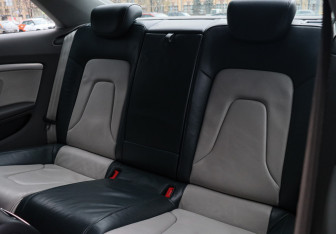 Подержанный автомобиль Audi A5 Coupe 2009 года (9 фото)