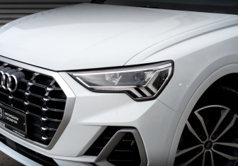 Подержанный автомобиль Audi Q3 2023 года (17 фото)