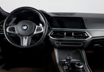 Подержанный автомобиль BMW X6 2020 года (12 фото)