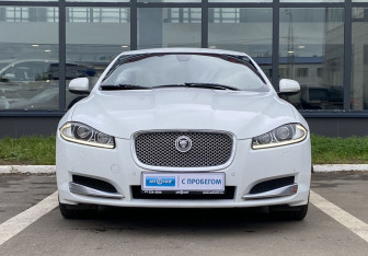 Подержанный автомобиль Jaguar XF Sedan 2013 года (2 фото)