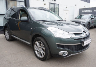 Подержанный автомобиль Citroen C-Crosser 2008 года (3 фото)