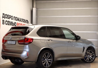 Подержанный автомобиль BMW X5 M 2015 года (9 фото)