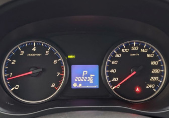 Подержанный автомобиль Mitsubishi Outlander 2013 года (12 фото)