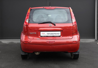 Подержанный автомобиль Nissan Note 2007 года (6 фото)