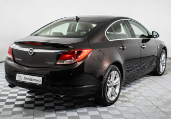 Подержанный автомобиль Opel Insignia Sedan 2011 года (5 фото)