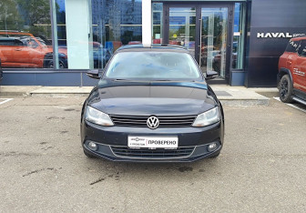 Подержанный автомобиль Volkswagen Jetta Sedan 2013 года (2 фото)