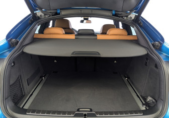 Подержанный автомобиль BMW X6 2018 года (10 фото)