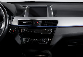 Подержанный автомобиль BMW X1 2018 года (13 фото)