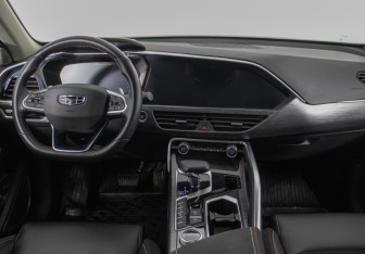 Подержанный автомобиль Geely Tugella 2022 года (13 фото)