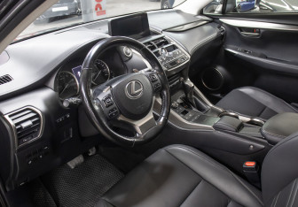 Подержанный автомобиль Lexus NX 2020 года (16 фото)