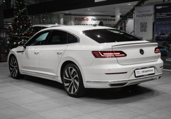 Подержанный автомобиль Volkswagen Arteon 2018 года (6 фото)