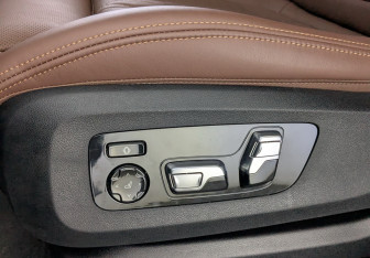 Подержанный автомобиль BMW X6 2025 года (29 фото)