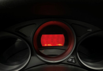 Подержанный автомобиль Citroen C4 Hatchback 2012 года (12 фото)