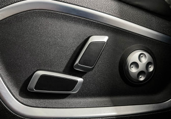 Подержанный автомобиль Geely Tugella 2023 года (14 фото)