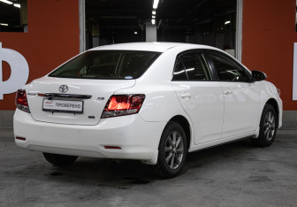 Подержанный автомобиль Toyota Allion 2016 года (5 фото)