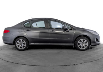 Подержанный автомобиль Peugeot 408 2016 года (4 фото)