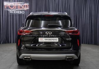 Подержанный автомобиль Infiniti QX50 2019 года (6 фото)