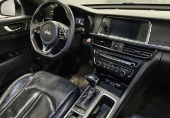 Подержанный автомобиль Kia Optima Sedan 2016 года (10 фото)