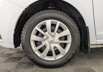 Подержанный автомобиль Renault Logan Sedan 2022 года (12 фото)