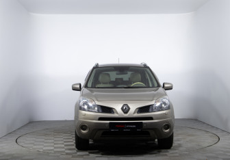 Подержанный автомобиль Renault Koleos 2010 года (2 фото)