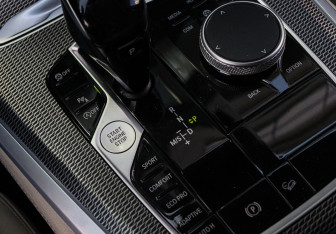Подержанный автомобиль BMW X5 2020 года (16 фото)