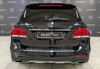 Подержанный автомобиль Mercedes-Benz GLE 2018 года (6 фото)