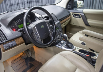 Подержанный автомобиль Land Rover Freelander 2010 года (15 фото)